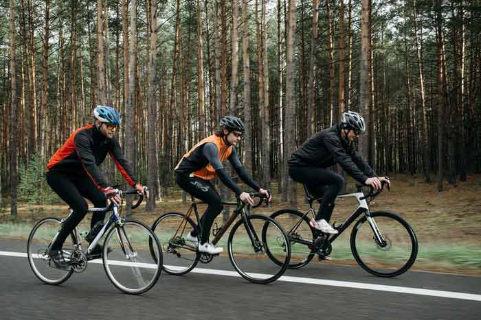 Tre cyklister